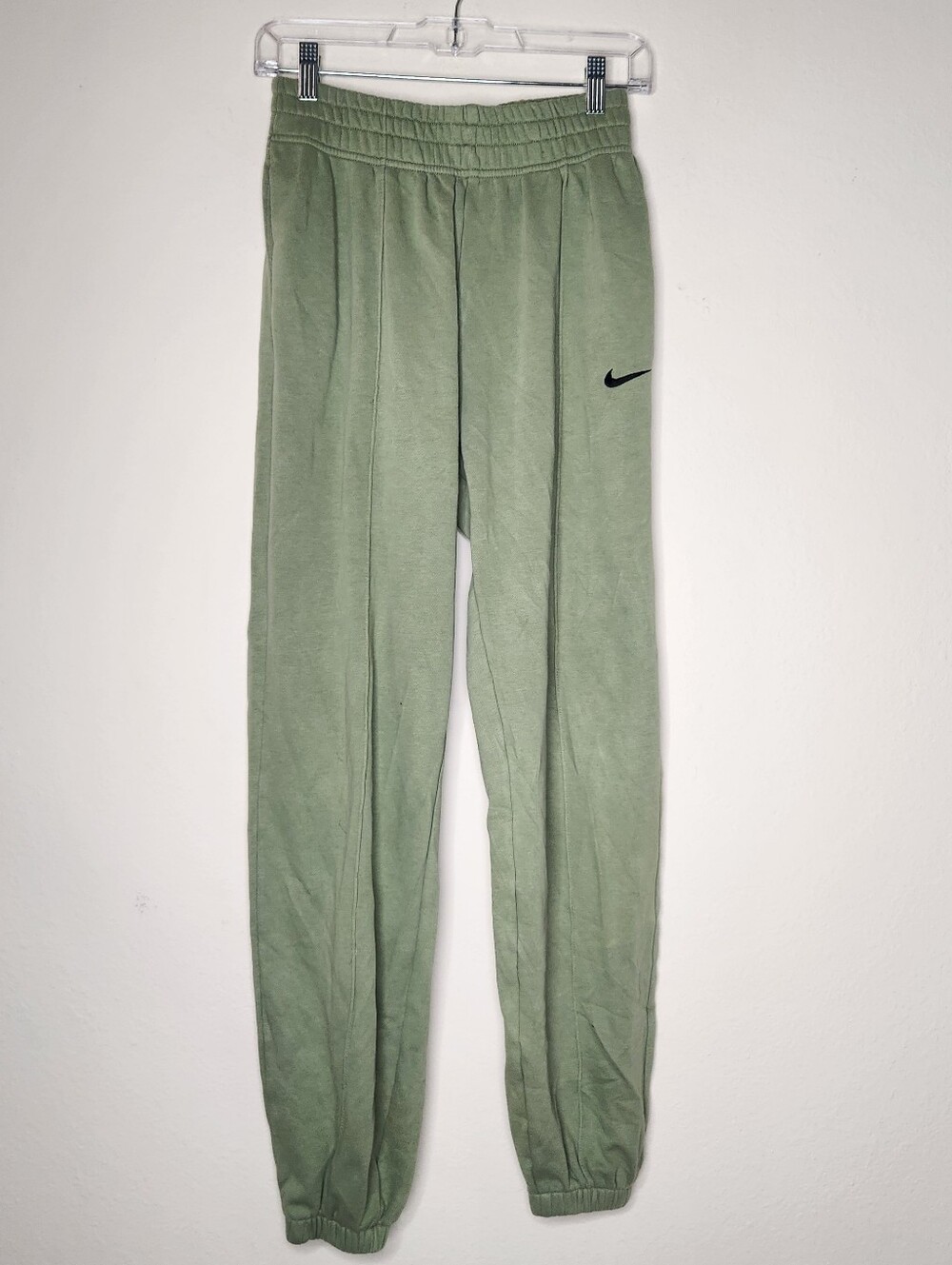 Nike womens XS Green Essential Fleece Pants Jogger Sweats